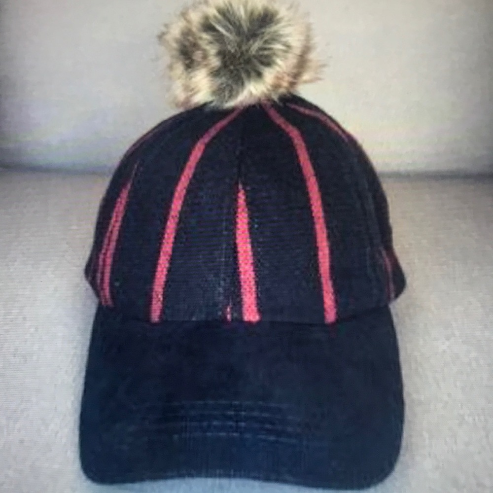 Vince Camuto Wool Pom Pom Baseball Cap NWOT - Picture 2 of 2